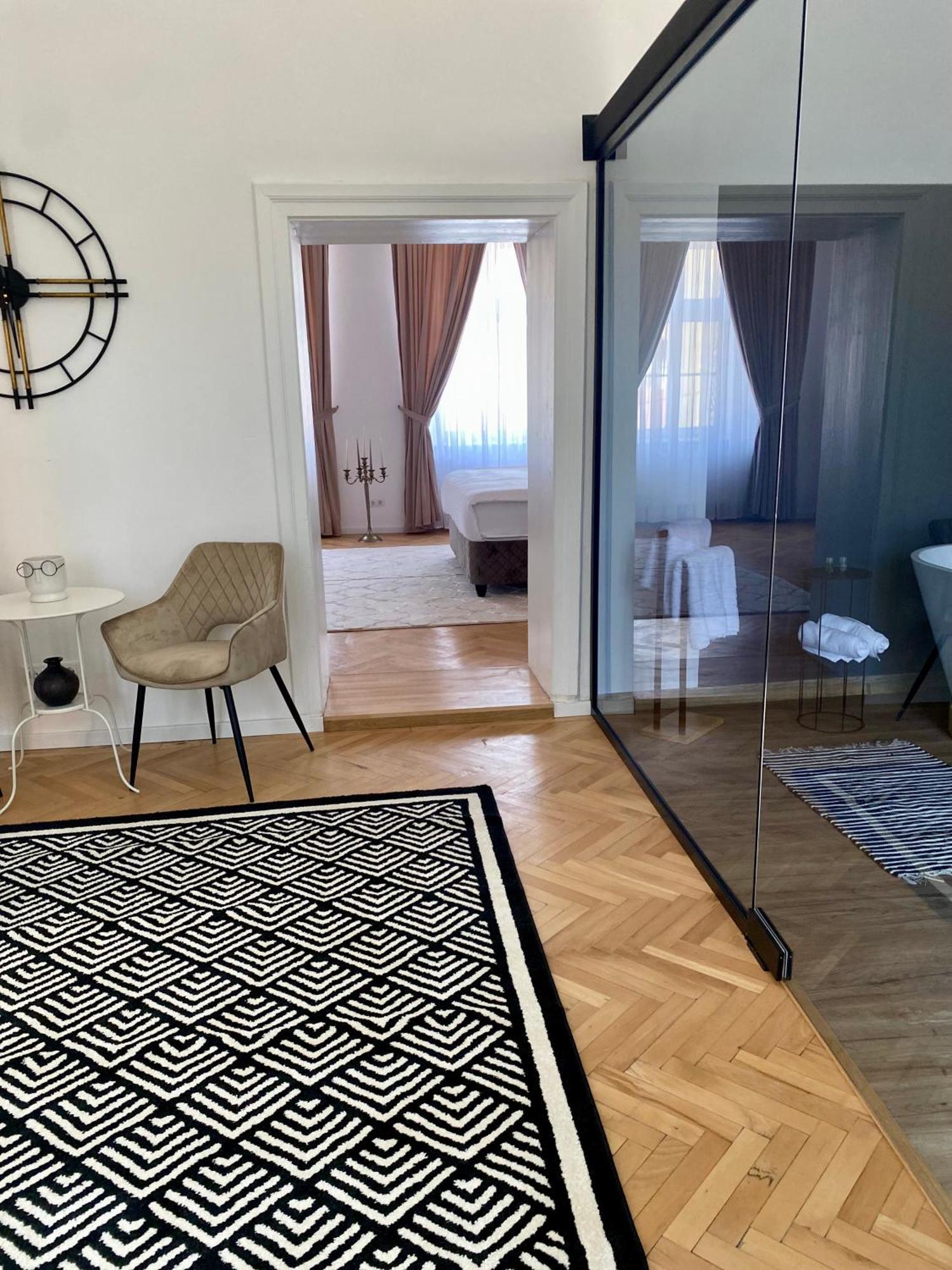 Schiller Rooms 锡比乌 外观 照片